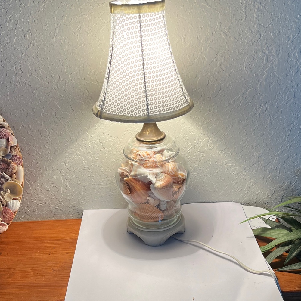 Shell-Filled VTG Table Lamp with the Handmade Sequined Patterned Shade 14 in T